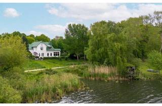 Villa kaufen in 24536 Einfeld, Altbauvilla in 1. Reihe am Einfelder See - eine seltene Gelegenheit mit Seeblick