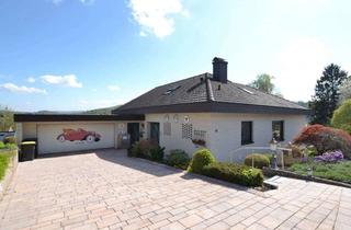 Haus kaufen in Gartenstraße 16, 37632 Eschershausen, Wohnhaus mit 2 Wohneinheiten, Einliegerwohnung sowie Doppel- garage in 37632 Eschershausen!