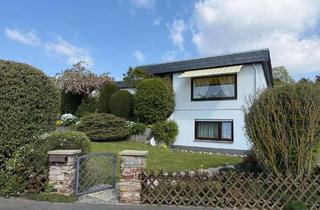 Einfamilienhaus kaufen in 65366 Geisenheim, Familientraum: Großzügiges Einfamilienhaus mit tollem Gartengrundstück und Garage