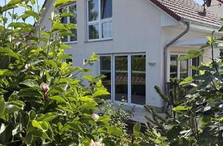 Haus kaufen in 17192 Waren, Zwei gepflegte Einfamilienhäuser auf einem Grundstück in Waren(Müritz)suchen neue Bewohner