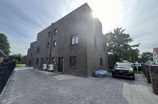 Haus mieten in 22846 Norderstedt, Neubau (2025) –Zweitbezug: wunderschöne 5,5 Zi. Stadt-DHH mit Dachterrasse, Wärmepumpe, Photovoltaik