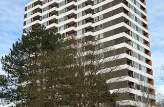 Wohnung kaufen in 24306 Plön, Wohnen mit Panorama – Stilvolle Wohnung im 11. OG mit Blick über den Plöner See