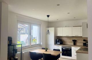 Wohnung mieten in Hummendorfer Straße 14, 96317 Kronach, Moderne 2-Zimmer-EG-Wohnung | 75 m² | EBK | Terrasse | Bad mit Dusche & Wanne | Stellplatz