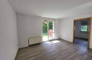 Wohnung mieten in Lengenfelder Straße 99, 08064 Oberplanitz, Kleine 2-Zi-Single-Wohnung mit Terrasse, Gartennutzung sowie Aufzug und Tiefgarage!