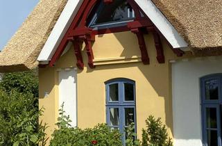 Doppelhaushälfte kaufen in Zur Schoritzer Wiek 37, 18574 Garz, Wohnen mit Charakter: Reetdach-Doppelhaushälfte von ca.1860