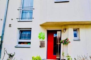 Haus kaufen in Grünberger Straße 47A, 90475 Nürnberg, Top angebundenes RMH in Altenfurt mit Garage – provisionsfrei