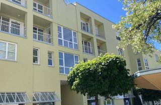 Wohnung kaufen in 85604 Zorneding, Sonnige 3-Zimmer-Wohnung mit viel Platz, Südloggia und Tiefgarage in zentraler Lage