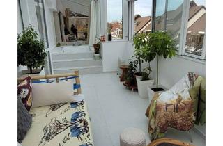 Wohnung kaufen in Merzhauserstr. 76, 79100 Wiehre, Einzigartige 2-Zimmerwohung mit traumhaftem Wintergarten in top Lage Freiburg Wiehre