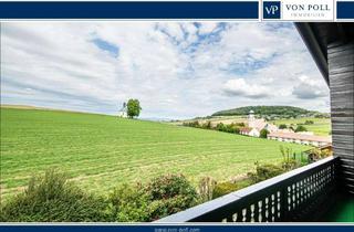 Wohnung kaufen in 93453 Neukirchen, Gepflegtes Dachgeschoss mit Blick ins Grüne und Wohlfühlambiente