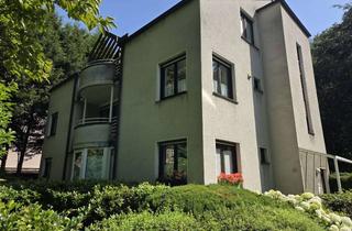 Wohnung kaufen in Hohenstaufenallee 22, 45888 Bulmke-Hüllen, Perfekt: Eigentumswohnung, 2 Balkone, Lage, Garten, Garage