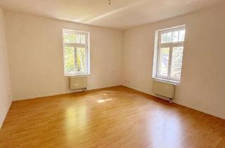 Wohnung mieten in Zwickauer Str. 341, 09116 Schönau, Wohnen & Wohlfühlen – 3-Raum-Wohnung mit Balkon