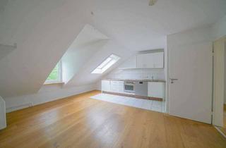 Wohnung mieten in Neanderstr. 20, 40878 Ratingen, Ratingen-Süd: Gemütliche 3-Zimmer-Dachgeschosswohnung mit EBK und Gartenmitbenutzung im