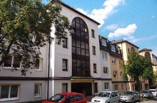 Wohnung mieten in Reusaer Straße 50, 08529 Reusa, Böden neu, Türen neu, Bad neu... großzügige 3 Zimmer Wohnung mit Balkon und Tiefgaragenstellplatz...