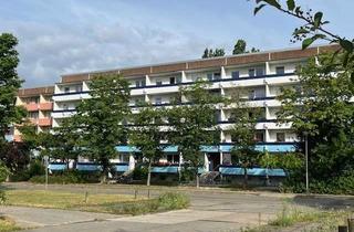 Sozialwohnungen mieten in Sophienstraße 20, 14772 Hohenstücken, Mit WBS ! Schöne 3 Raum-Wohnung mit Balkon und Badewanne