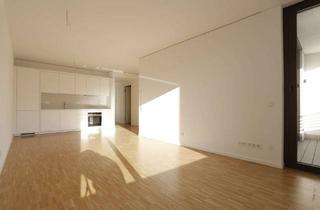 Wohnung mieten in Voltairestraße 11, 10179 Mitte, Modernes Wohnen im 5. OG – Stilvolle 2-Zimmer-Wohnung mit Loggia im Grandaire