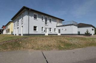 Haus kaufen in 67686 Mackenbach, Attraktives Wohnhaus mit zwei Einheiten und großzügigem Raumangebot !