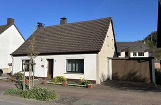 Einfamilienhaus kaufen in 34431 Marsberg, Gepflegtes Einfamilienhaus mit Garage und großzügiger Dachterrasse in ruhiger Lage von Marsberg
