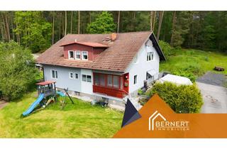 Haus kaufen in 96268 Mitwitz, Gepflegtes Zweifamilienhaus mit zwei separaten Wohneinheiten und eigenen Gartenbereichen