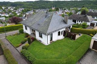 Einfamilienhaus kaufen in 54595 Prüm, Gepflegtes Einfamilienhaus in begehrter Aussichtslage von Prüm – Wohnen auf einer Ebene mit zusätzli