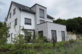 Haus mieten in Am Wengert 33, 97230 Estenfeld, Neuwertiges Einfamilienhaus in Estenfeld – Energieeffizienz A+, Ruhelage, Home-Office, Traumblick in