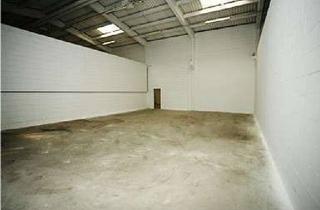Büro zu mieten in 33649 Ummeln, Beheizte Lagerfläche - 140 m² - mit Rolltor + Büro´s nebenan - Pauschalmiete