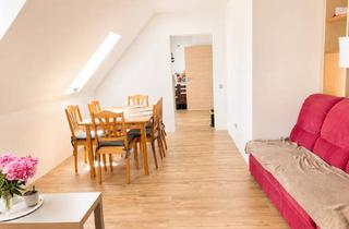 Anlageobjekt in 97525 Schwebheim, RENDITEOBJEKT: Vielseitige Immobilie mit Gewerbeeinheit und Wohnraum