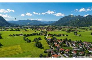 Grundstück zu kaufen in 83224 Grassau, Großzügig bebaubares Baugrundstück mit Bergblick im Achental, Nähe Chiemsee!