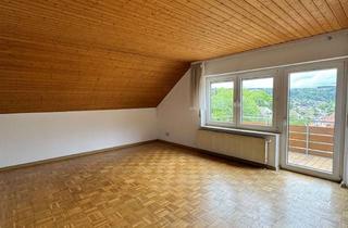 Wohnung kaufen in 75365 Calw, Wohnen mit Weitblick – helle 4-Zimmer-Dachgeschosswohnung mit Balkon