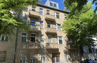 Wohnung kaufen in Walkenrieder Straße 18, 12347 Britz, Ihr neues Zuhause in Britz: 2-Zimmer-Altbauwohnung mit Balkon und Dielen