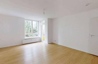 Wohnung mieten in Am Hohen Kreuz 17, 93426 Roding, ** Helle und geräumige VOLLRENOVIERTE 4-Zimmer-Wohnung mit BALKON in Roding! **