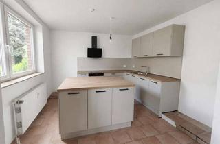 Wohnung mieten in Ulzburger Landstr. 391, 25451 Quickborn, 3-Zimmer-Wohnung + 3 beheizbare Zusatzräume | 2 Bäder | Stellplatz | neue Küche | Balkon