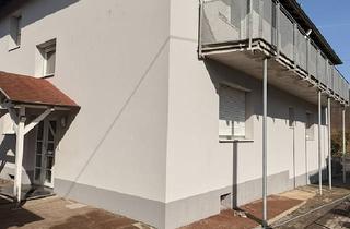 Wohnung mieten in Falkenweg, 76327 Pfinztal, Lebendiger Alltag in Pfinztal: 3,5-Zimmer-Wohnung mit Balkon