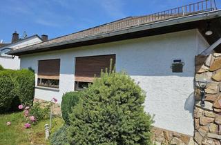 Einfamilienhaus kaufen in 65232 Taunusstein, Freistehendes Einfamilienhaus mit großem Garten, Sauna, Pool und Garage