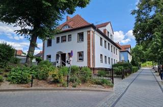 Wohnung mieten in 16225 Eberswalde, Helle 2,5-Zimmer-Wohnung mit neuer Einbauküche, Dielenboden und Gartennutzung