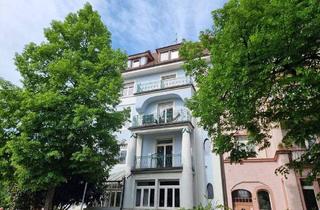 Wohnung kaufen in 79104 Freiburg, Freiburg im Breisgau - Charmante 3-Zimmer-Altbauwohnung mit zwei Balkonen in Freiburg-Herdern