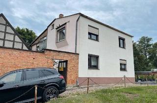 Einfamilienhaus kaufen in 17217 Penzlin, Penzlin - Einfamilienhaus mit Parkplatzgrundstück zu verkaufen