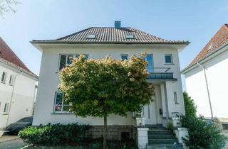 Haus kaufen in 34414 Warburg, Warburg - Stilvolle Architektur trifft großzügiges Wohnen - Modernisiertes Wohnhaus in Warburg