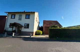 Einfamilienhaus kaufen in 36211 Alheim, Alheim - Ein- bis Zweifamilienhaus mit Scheune und Garten in schöner Lage