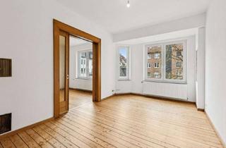 Wohnung kaufen in 49082 Schölerberg, Wohnen mit Charakter: 4-Zimmer-Altbauwohnung mit Balkon in Sackgassenlage von Osnabrück