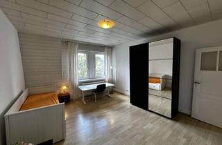 Wohnung mieten in Homburger Landstraße 90A, 60435 Preungesheim, Möbliertes Altbau WG-Zimmer mit City Charme (20qm)