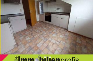 Wohnung mieten in Epprechtsteinstraße, 95032 Innenstadt, H-43017 - Geräumige Dachgeschosswohnung, 3-Zimmer, Einbauküche