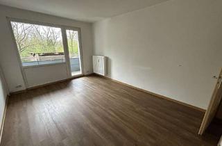 Wohnung mieten in Hans-Stubbe-Straße 22, 06466 Gatersleben, Helle 3-Zimmer-Wohnung im Erdgeschoss mit Balkon!