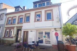 Einfamilienhaus kaufen in 66271 Kleinblittersdorf, Wohnen & Arbeiten in Kleinblittersdorf: Vielseitiges Objekt mit ca. 191 m² Gesamtfläche