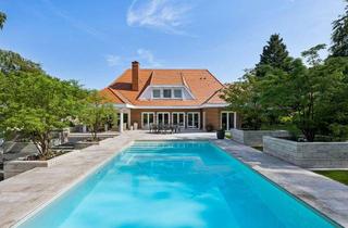 Villa kaufen in 32457 Porta Westfalica, Großzügige Villa mit Pool und luxuriösem Außenbereich