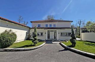 Villa kaufen in 85368 Wang, Unwiederbringliches Naturjuwel an der Amper: Repräsentative Luxusvilla in absolut geschützter Allein