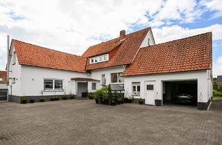 Haus kaufen in 31089 Duingen, Großzügiges 2-Familienhaus mit großem Grundstück und vielseitigen Nutzungsmöglichkeiten!