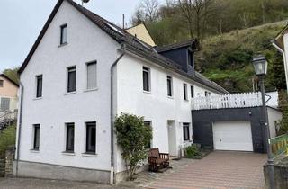 Haus kaufen in 55413 Manubach, Haus mit Platz für alle im Seitental des Rheins