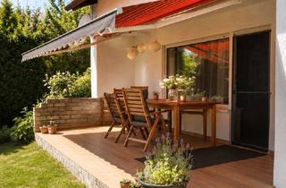 Haus kaufen in Oberwalchner Weg, 83301 Traunreut, Freistehendes Haus mit Traumgarten, Balkon, Terrasse und Garage In Traunreut