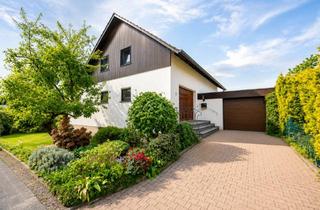 Einfamilienhaus kaufen in 32120 Hiddenhausen, Charakterstarkes Einfamilienhaus mit offener Galerie, viel Nutzfläche und smarter Energietechnik