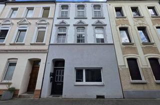 Anlageobjekt in 41462 Neuss, ++ ALTBAUCHARME IN ZENTRALER LAGE … Mehrfamilienhaus mit 3 Einheiten & XXL-MAISONETTE IM EG + GARTEN